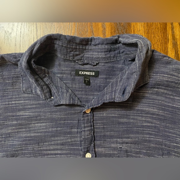 Express Men’s Short Sleeve Button Up - Picture 2 of 4